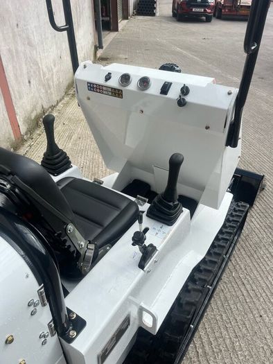 Mach pro mini skid steer