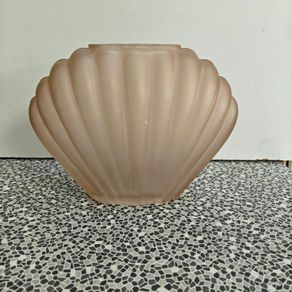 Pink hued Sea Shell Art Deco style glass vase