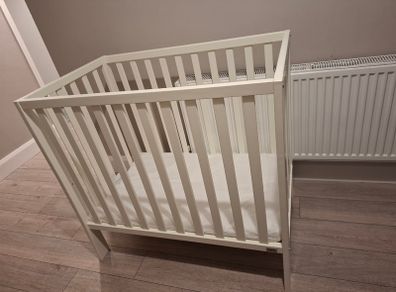 Small cot