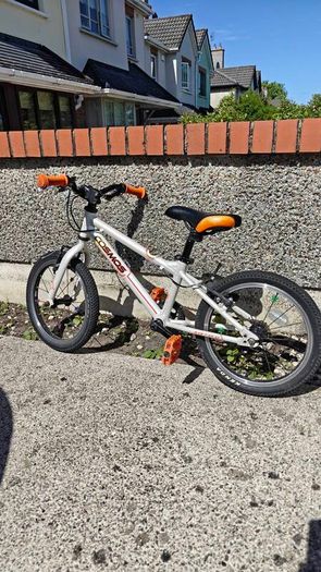 kids bike carrera 16 inch