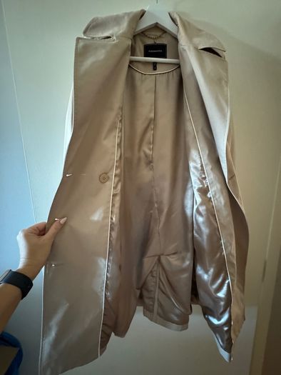 bcbgmaxazria trench coat camel