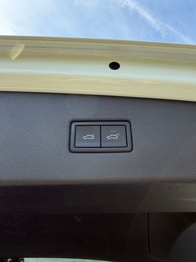 2019 Volkswagen Tiguan R-Line - Black Edition - Panoramic Sunroof