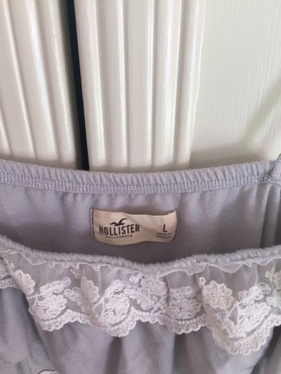 Hollister size L pretty grey top