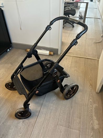 Complete sliver cross Pram system for sale