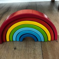 Wooden rainbow toy