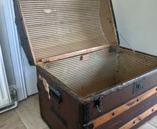 antique victorian barrel top steamer trunk