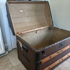 antique victorian barrel top steamer trunk