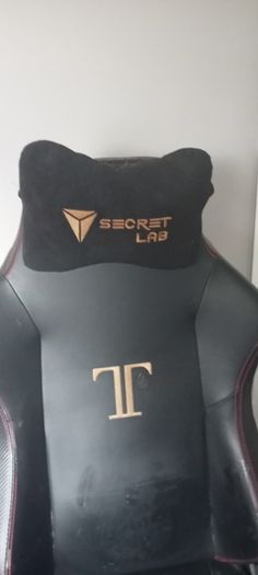 Secretlab Titan Gaming Chair Black Leather + Leather Repair Kit Included