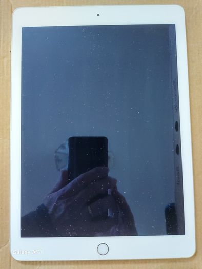 Apple Ipad Air 2, 32GB, in Excellent cosmetic Condition
