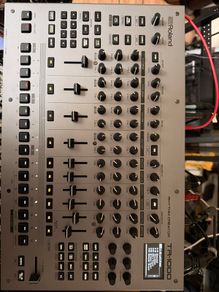 Roland tr-1000