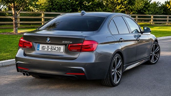 BMW 330e M Sport Plug-in Hybrid  2016