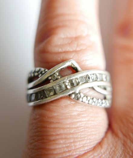 Vintage 925 Sterling Silver Crossover Ring with Stone Setting size M - 5,1g