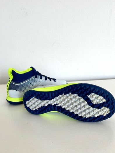 kids high top Astro football boots 9.5 junior