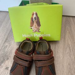 NEW Hush Puppies infants shoes in size 4 (20EU)