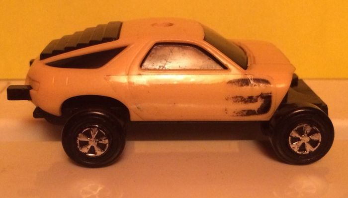 Porsche 928 "stretch" 1/43