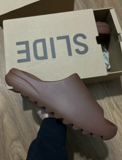 Yeezy Slides flax