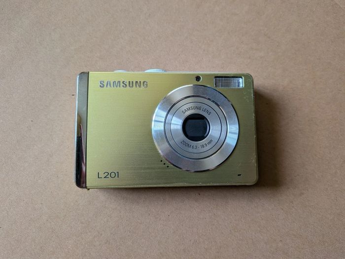 Samsung Digital Camera l201