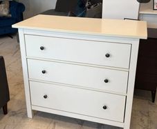 chest of drawers
