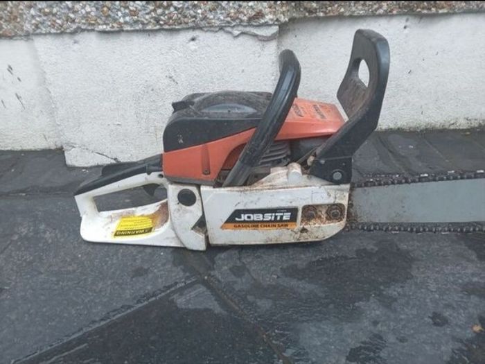 Jobsite chainsaw
