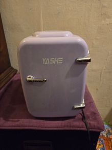 Yashe Hot and Cold Mini Fridge - Drinks, Skincare, Medicine
