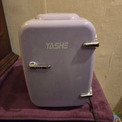 Yashe Hot and Cold Mini Fridge - Drinks, Skincare, Medicine