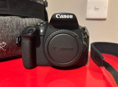 Canon eos 2000d