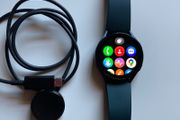 Samsung watch 4 like new, bigger model, 44mm rare green variant