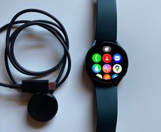 Samsung watch 4 like new, bigger model, 44mm rare green variant