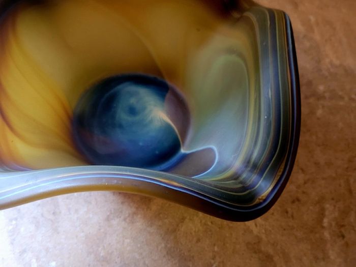 Vintage phoenician swirl art glass bowl