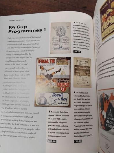 Hamlyn Guide to Football Collectables