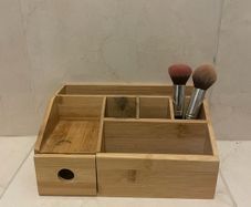 Make-up organiser