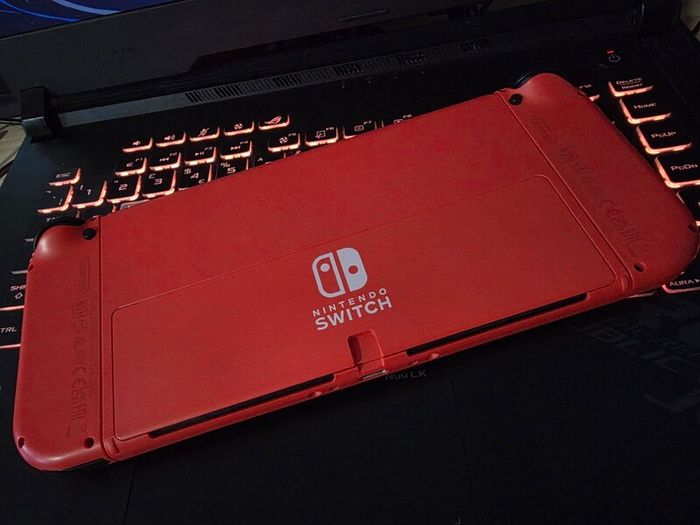 Nintendo Switch OLED (Mario Edition) 8GB RAM!