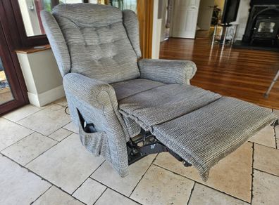 Riser Recliner