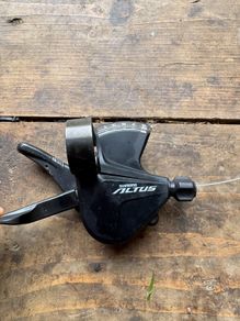 Shimano Altus 9 speed shifter