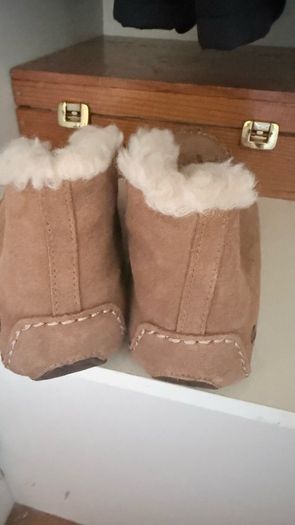Ugg Slippers Size 3