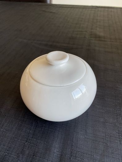 White ceramic sugar pot with lid in perfect condition