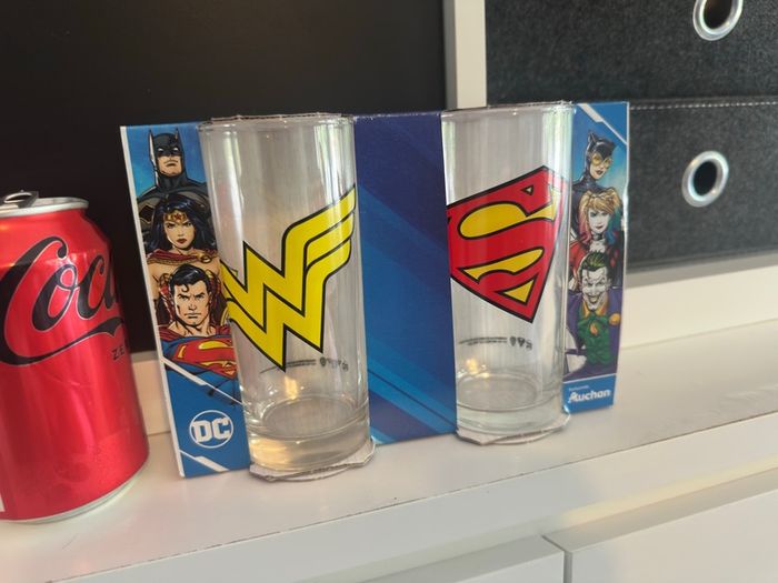 2 dc glasses