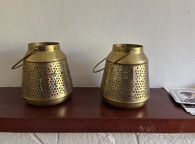 Pair of lanterns