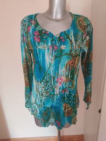 Long sleeve floral blouse size UK12/14 EU40/42 Postage included