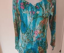 Long sleeve floral blouse size UK12/14 EU40/42 Postage included