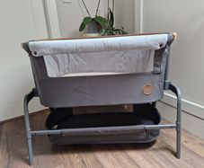 Maxi-Cosi Iora Bedside Crib - Essential Graphite