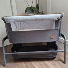 Maxi-Cosi Iora Bedside Crib - Essential Graphite