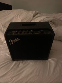 Fender mustang lt25