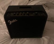 Fender mustang lt25