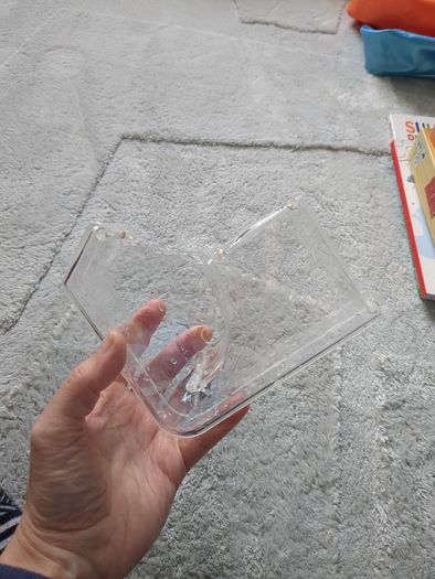 Automatic hamster feeder
