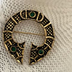 brooch