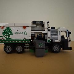 Lego Technic 42167 Mack LR Electric Garbage Truck (Built)