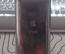 Apple iPod touch (4th generation) - For Parts or Repair