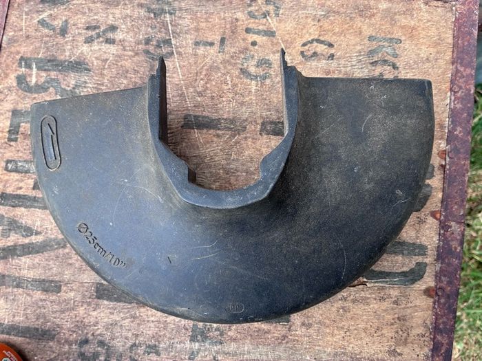 Black and Decker 25cm Grass Trimmer Guard