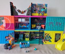 LOL Surprise Clubhouse playset